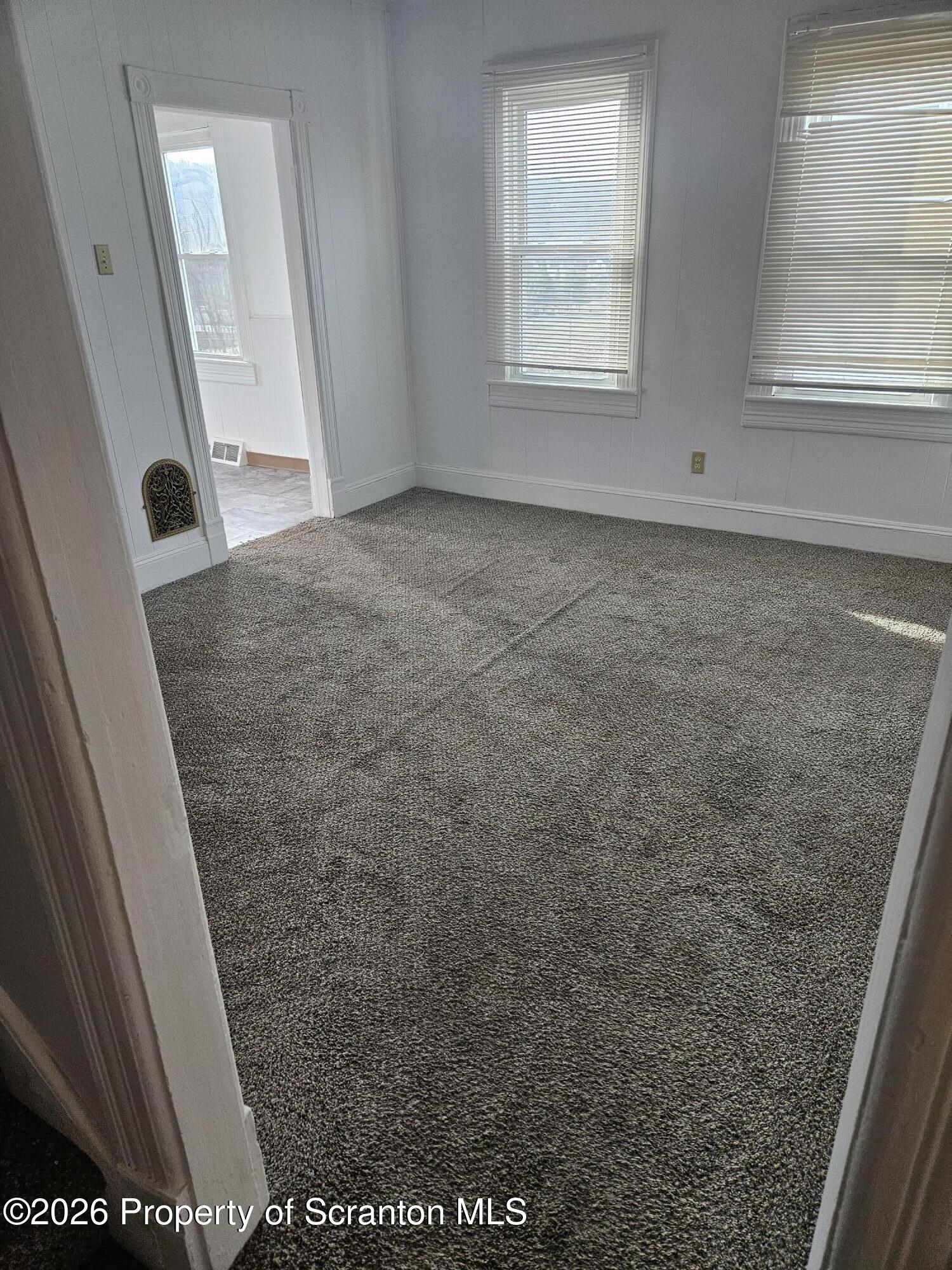 1044 John Avenue Scranton, PA 18510 - Photo 10 of 28