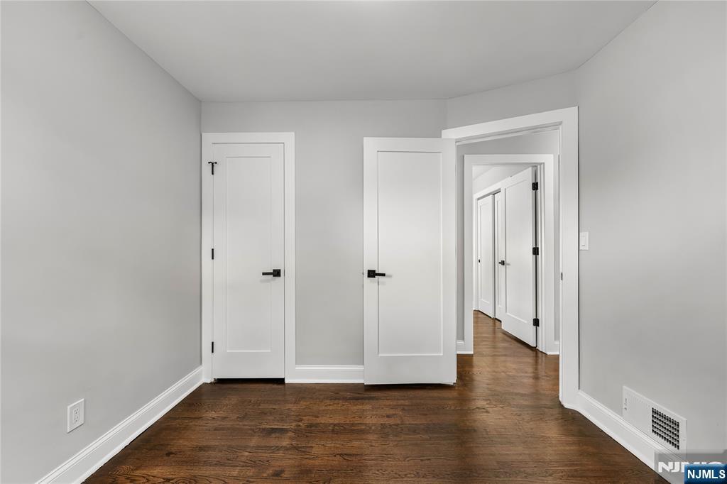 429 Wheatsheaf Road Roselle, NJ 07203 - Photo 18 of 39