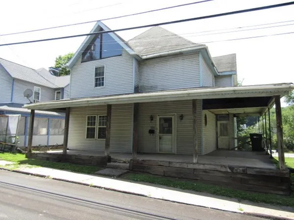 $74,900 | 118 Center Avenue, Burgettstown, PA 15021