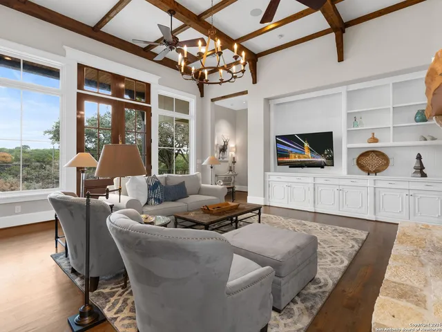 $1,699,000 | 2939 Palomino Springs, Bandera, TX 78003