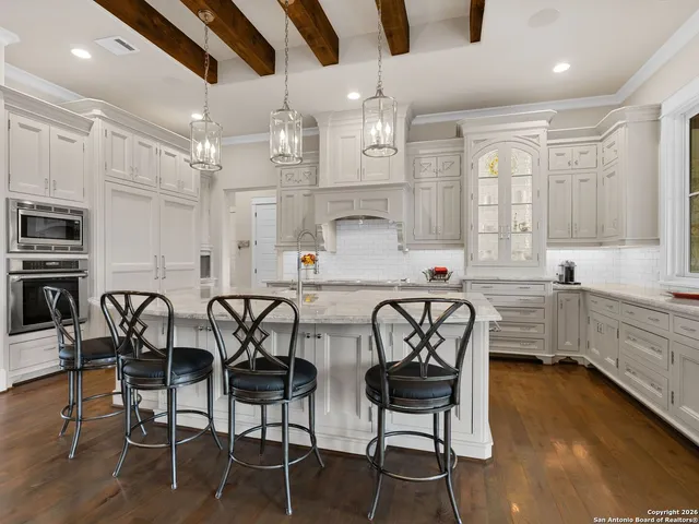 $1,699,000 | 2939 Palomino Springs, Bandera, TX 78003