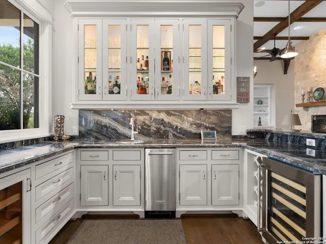 $1,699,000 | 2939 Palomino Springs, Bandera, TX 78003