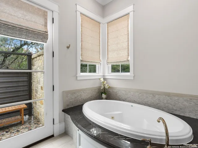 $1,699,000 | 2939 Palomino Springs, Bandera, TX 78003