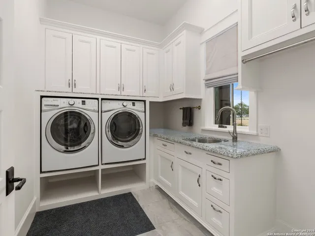 $1,699,000 | 2939 Palomino Springs, Bandera, TX 78003