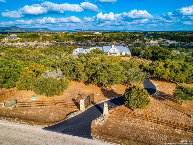 $1,699,000 | 2939 Palomino Springs, Bandera, TX 78003