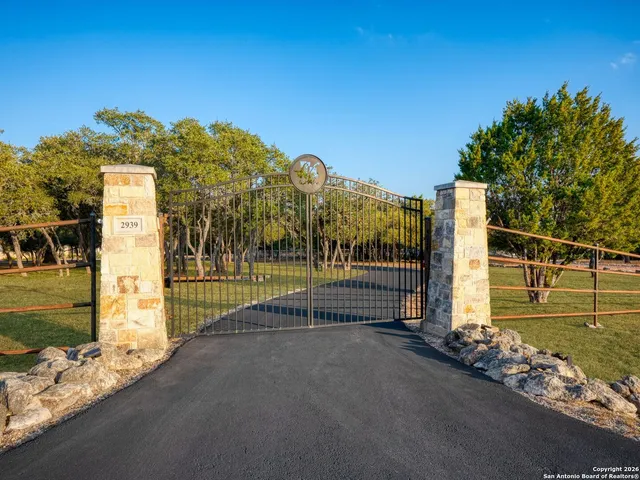 $1,699,000 | 2939 Palomino Springs, Bandera, TX 78003