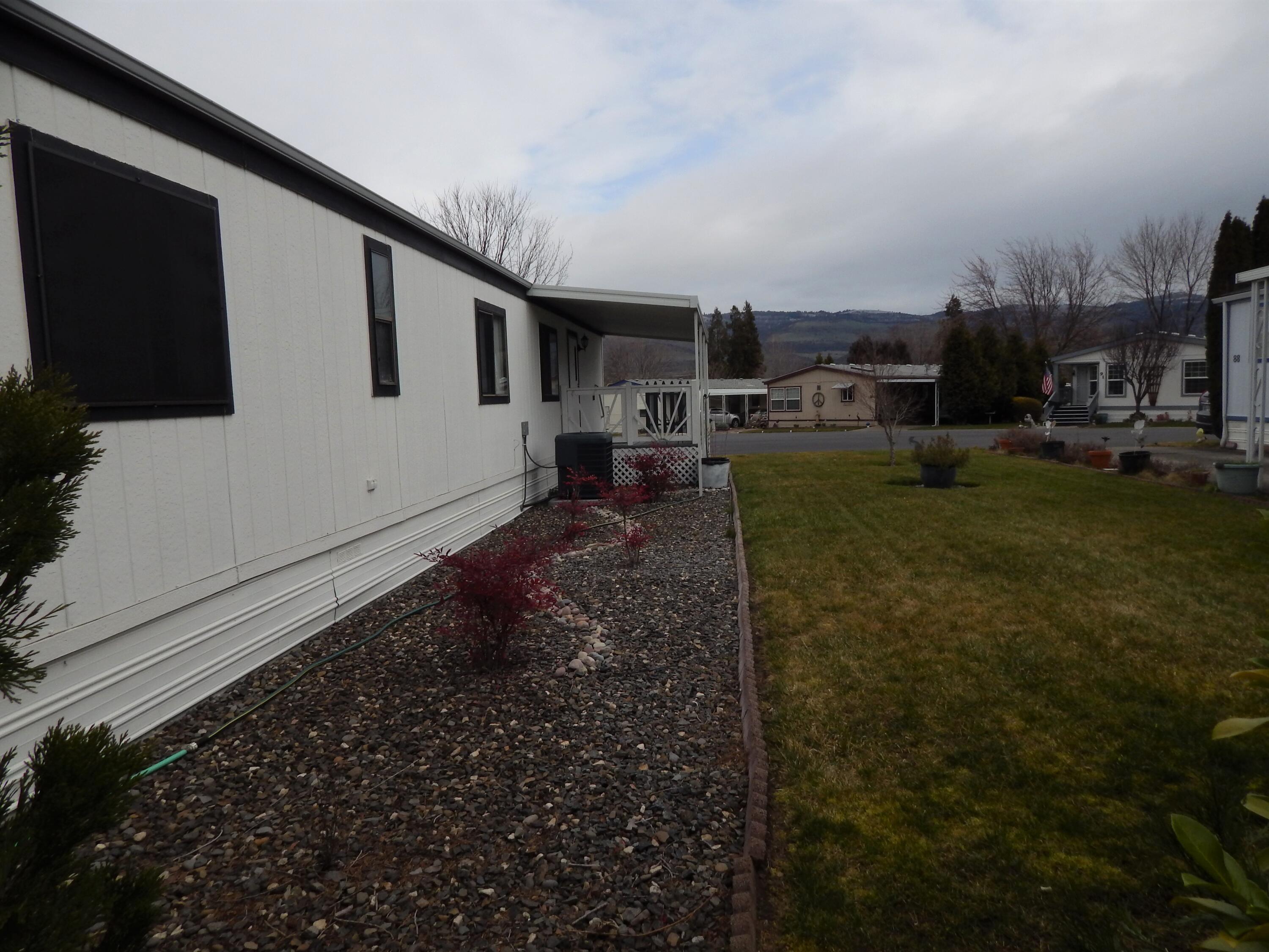 255 Colver Road, Unit 87 Talent, OR 97540 - Photo 19 of 20 Side yard