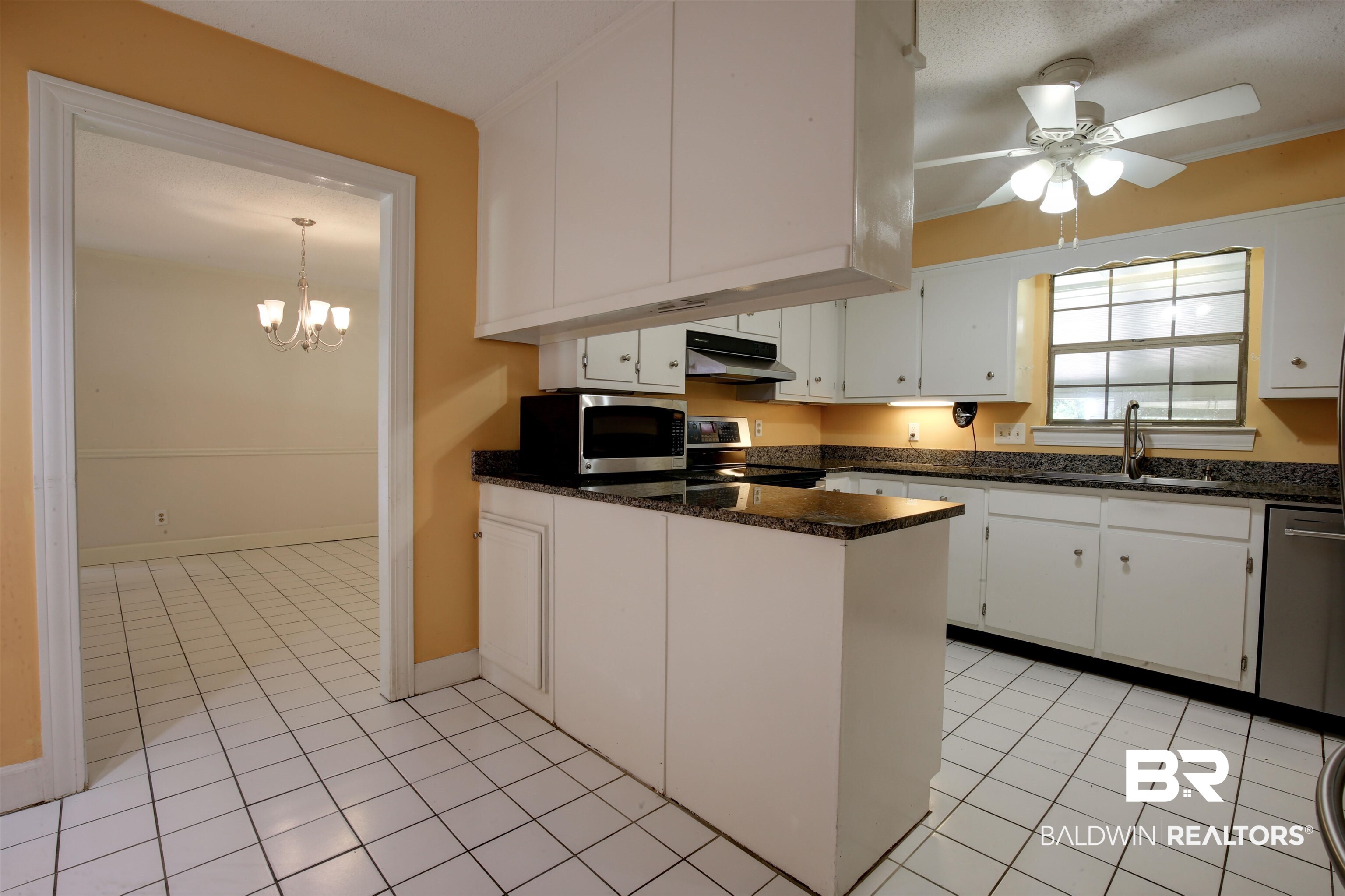 409 Santa Rosa Avenue Daphne, AL 36526 - Photo 9 of 33