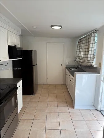 $1,700 | 1230 Northwest 180th Terrace, Unit 1, Miami Gardens, FL 33169