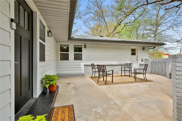 $2,000 | 2037 B Lively Ridge Road Northeast, Atlanta, GA 30329