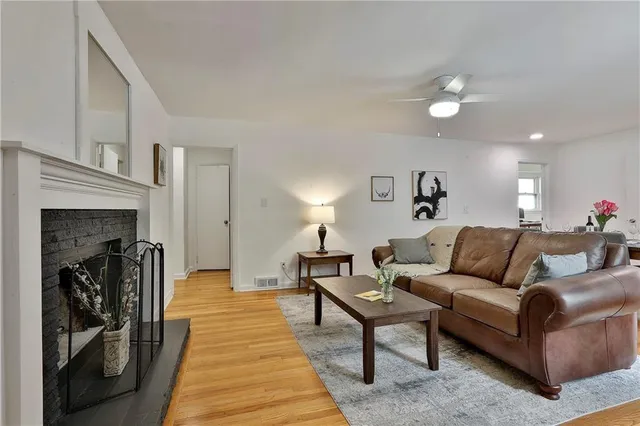 $2,000 | 2037 B Lively Ridge Road Northeast, Atlanta, GA 30329