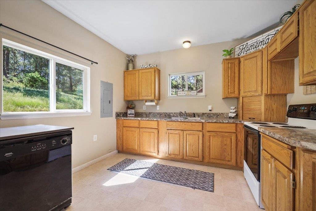 8323 West Mission Road Spokane, WA 99224 - Photo 13 of 29 Gallery Image 13