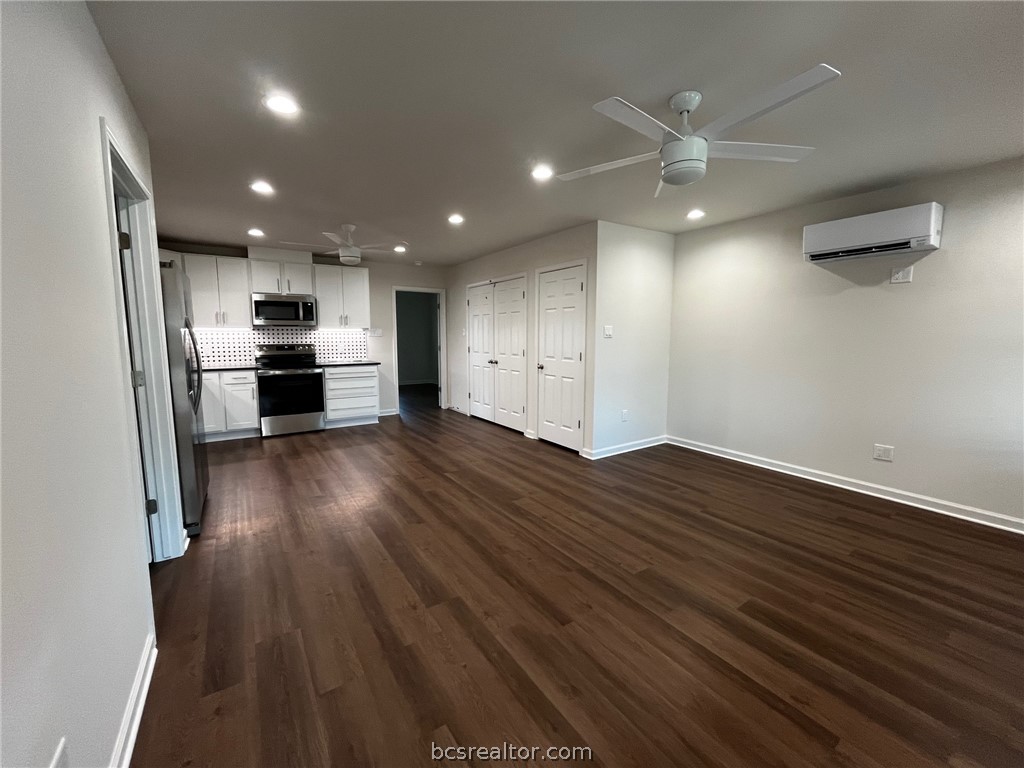 10326 North Dowling Road College Station, TX 77845 - Photo 3 of 11