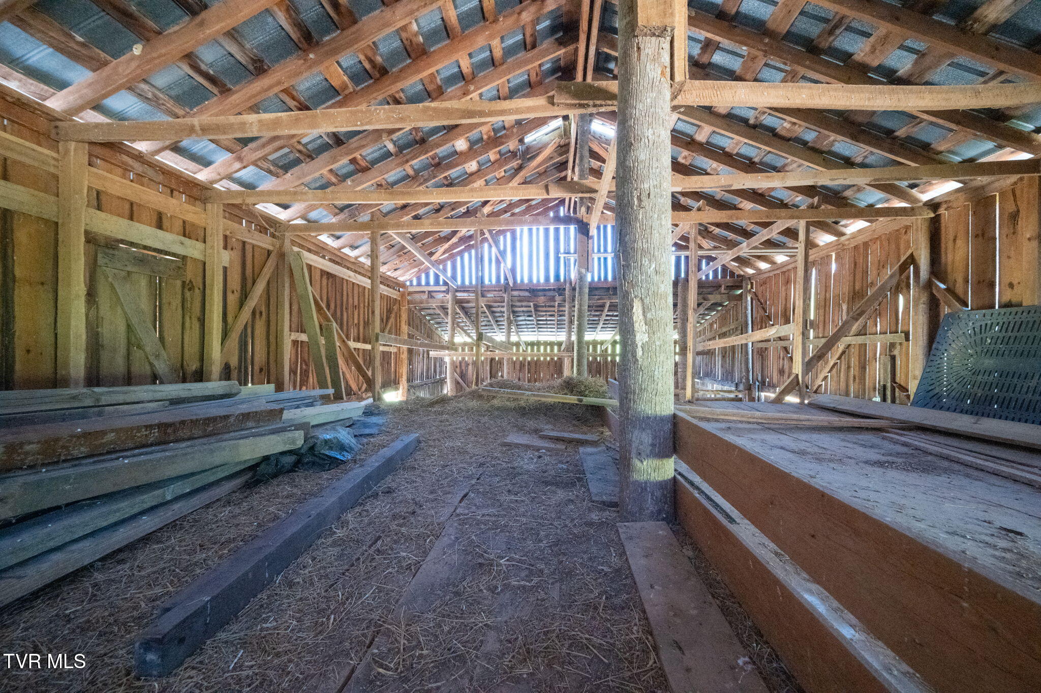 1458 Dry Hill Road Butler, TN 37640 - Photo 11 of 59 18-web-or-mls-EXT_1862