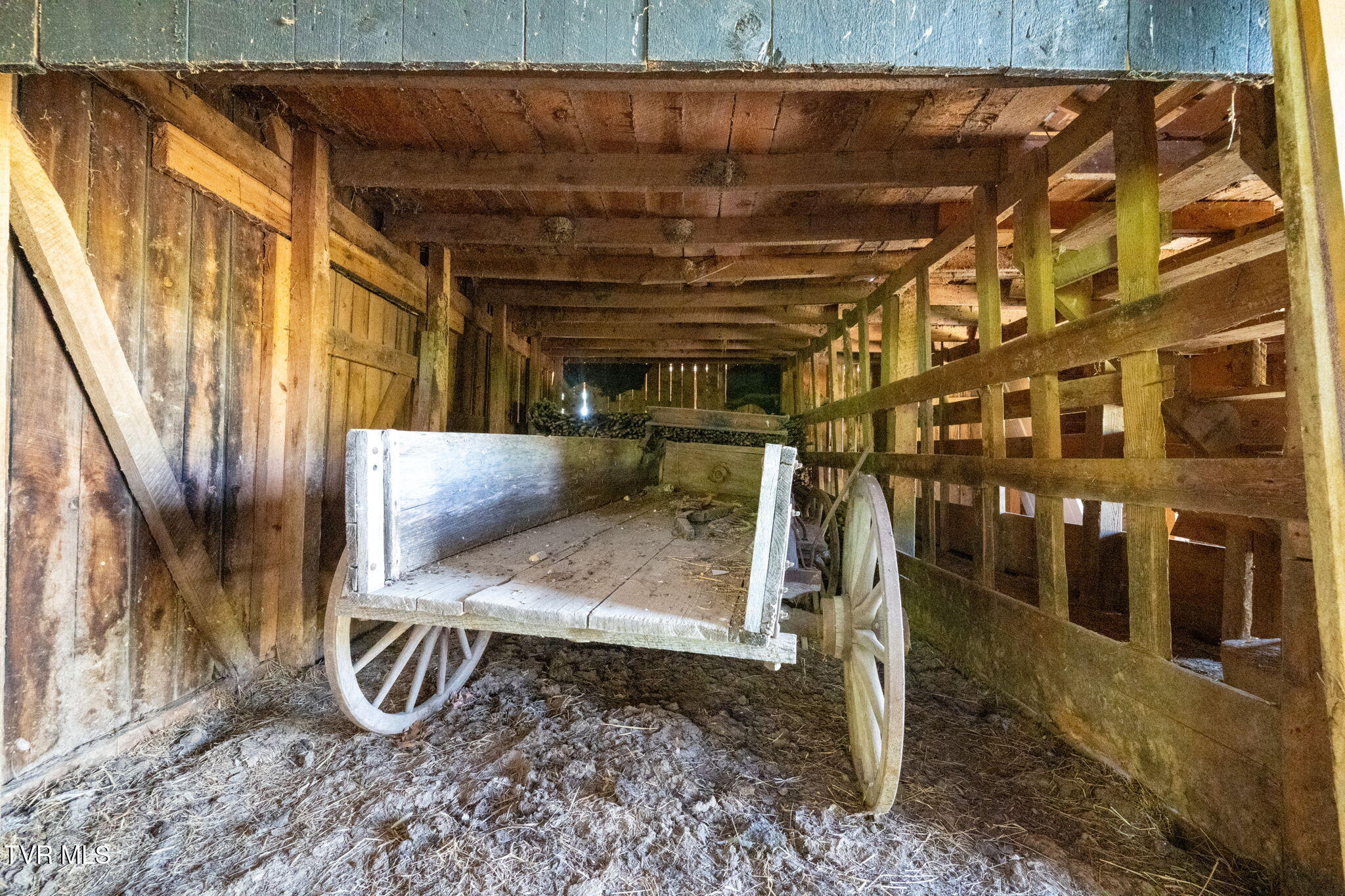 1458 Dry Hill Road Butler, TN 37640 - Photo 5 of 59 9-web-or-mls-EXT_1853