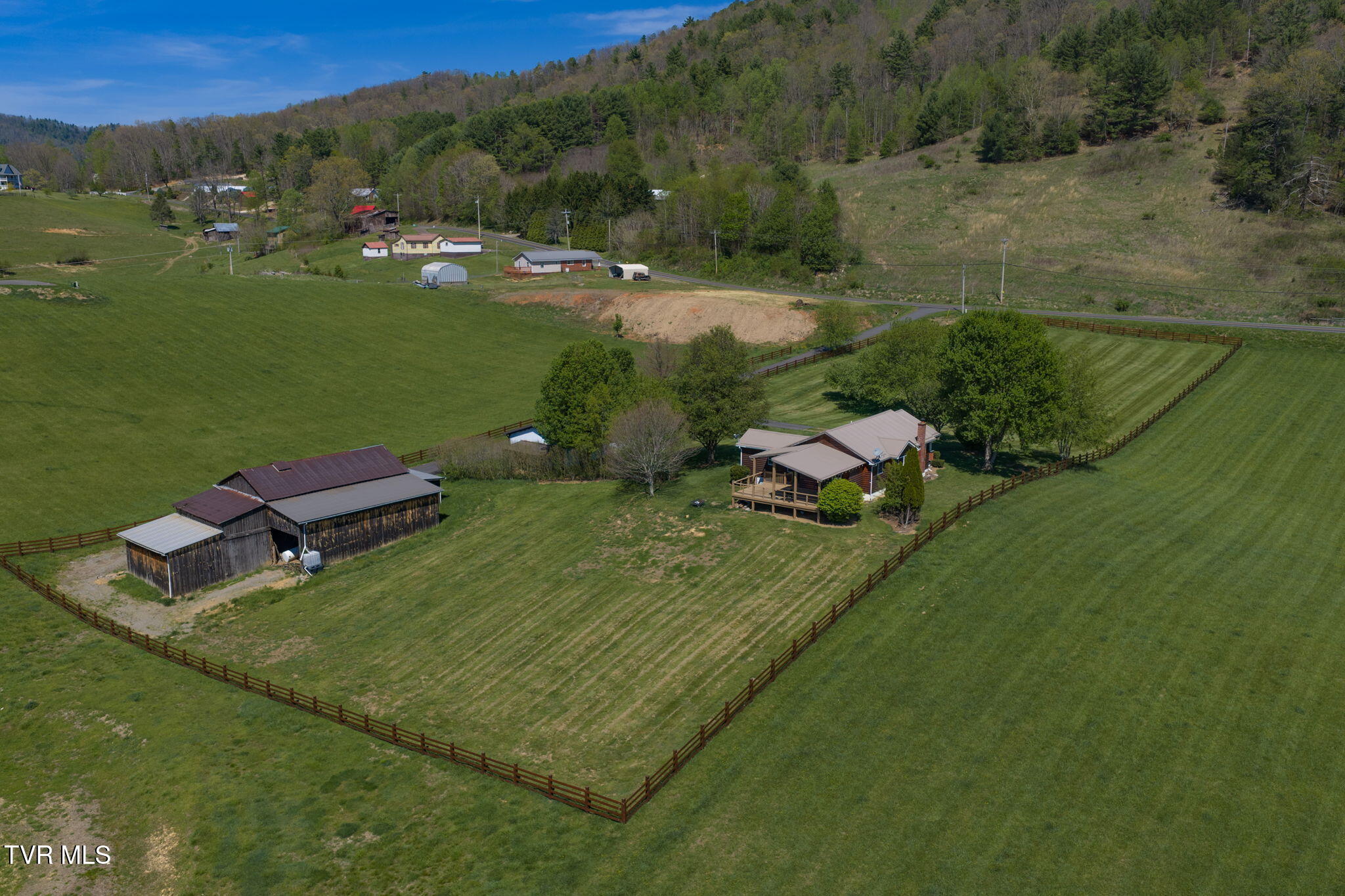 1458 Dry Hill Road Butler, TN 37640 - Photo 55 of 59 85-web-or-mls-DJI_20260415151648_0335_D