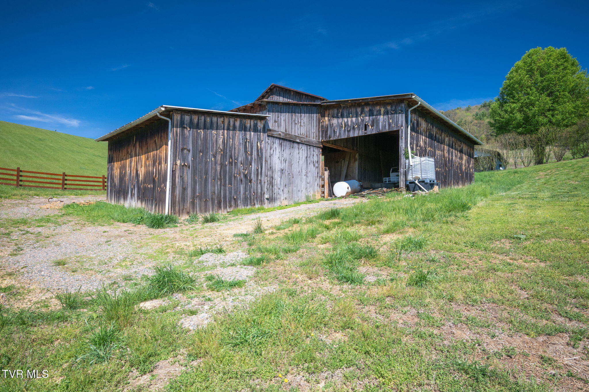 1458 Dry Hill Road Butler, TN 37640 - Photo 7 of 59 14-web-or-mls-EXT_1858