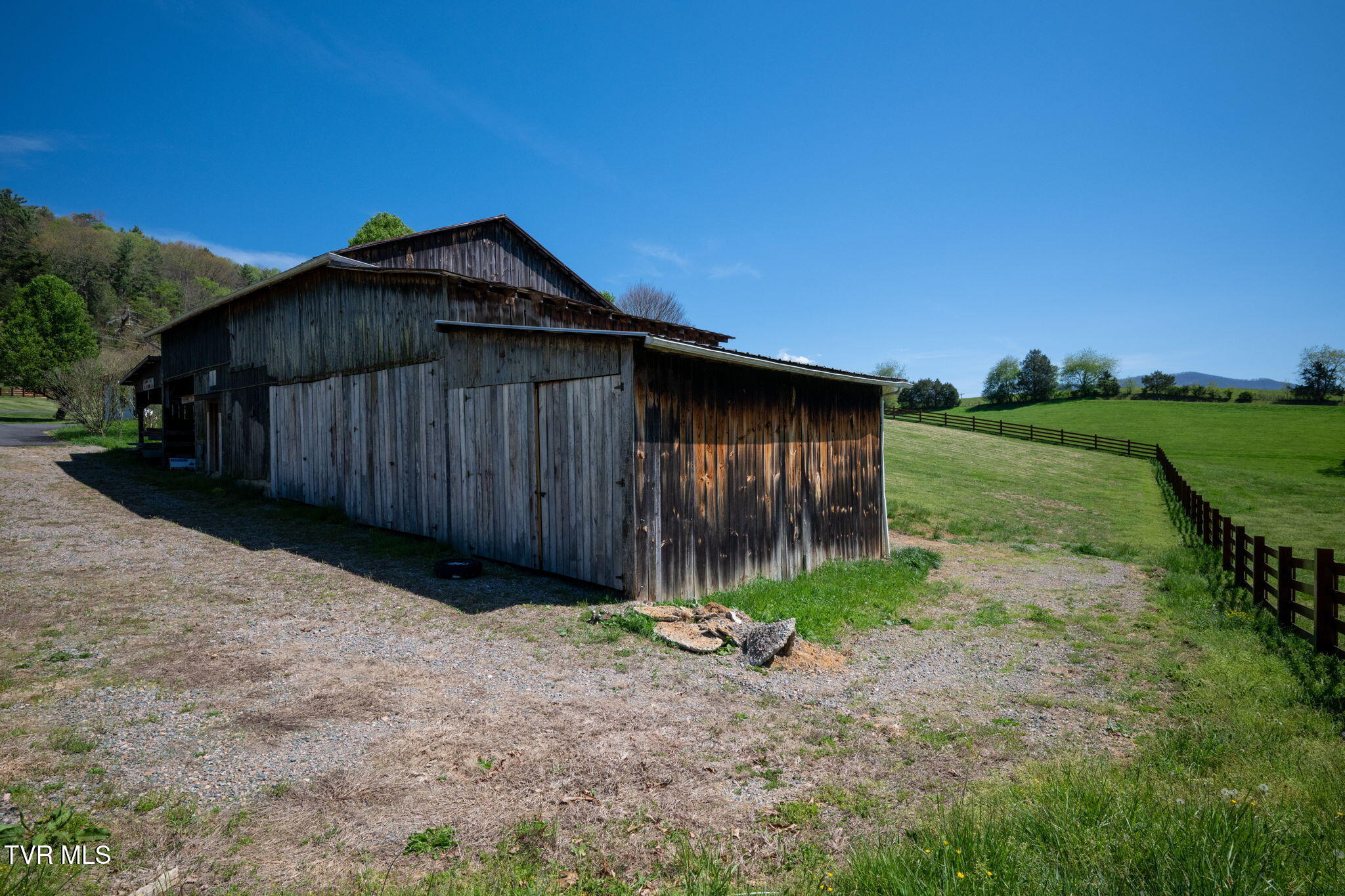 1458 Dry Hill Road Butler, TN 37640 - Photo 8 of 59 15-web-or-mls-EXT_1859