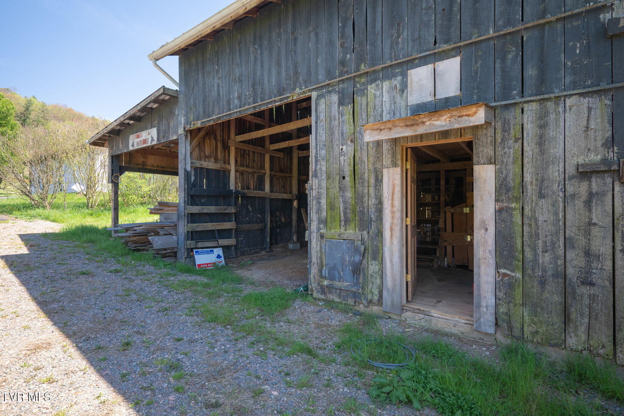 1458 Dry Hill Road Butler, TN 37640 - Photo 9 of 59 16-web-or-mls-EXT_1860