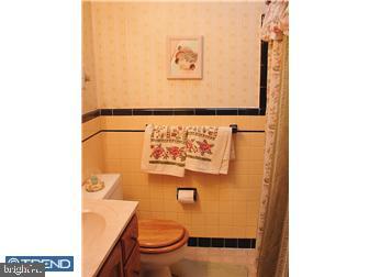 17 Branford Road Darby, PA 19023 - Photo 8 of 10 Bathroom