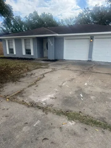 $2,000 | 3120 Royal Street, Baytown, TX 77521