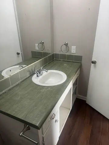 $2,000 | 3120 Royal Street, Baytown, TX 77521