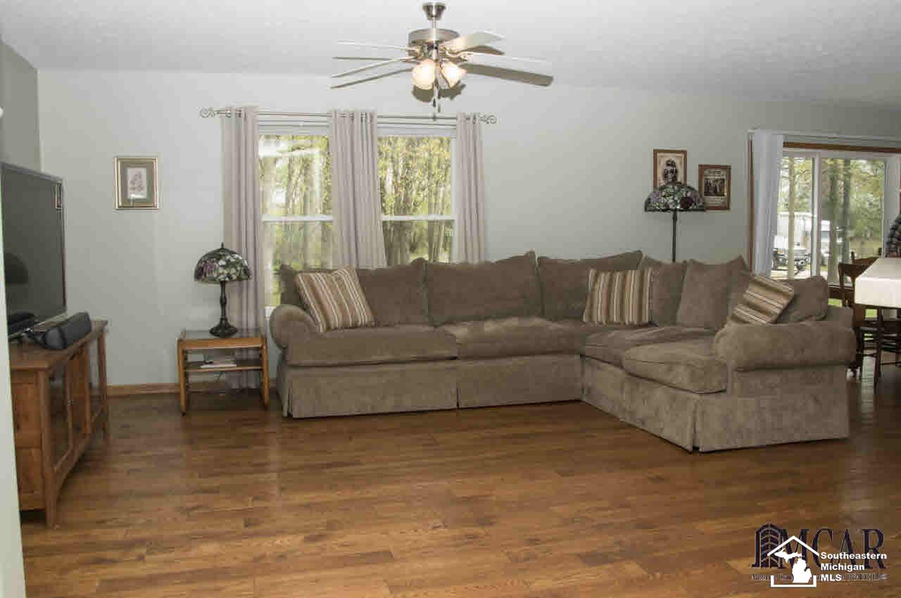 13814 Sumpter Road Carleton, MI 48117 - Photo 5 of 34