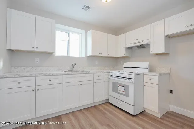 $1,535,000 | 344 Poillon Avenue | Huguenot