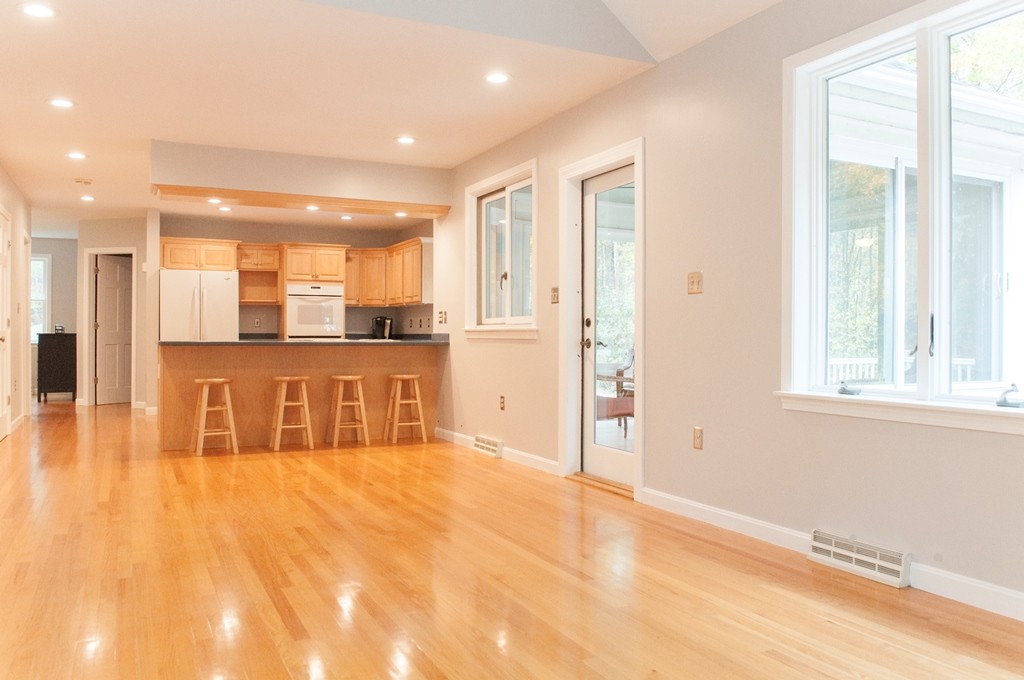 1 Hannan Ridge Road Haverhill, MA 01832 - Photo 4 of 30 Gallery Image 4