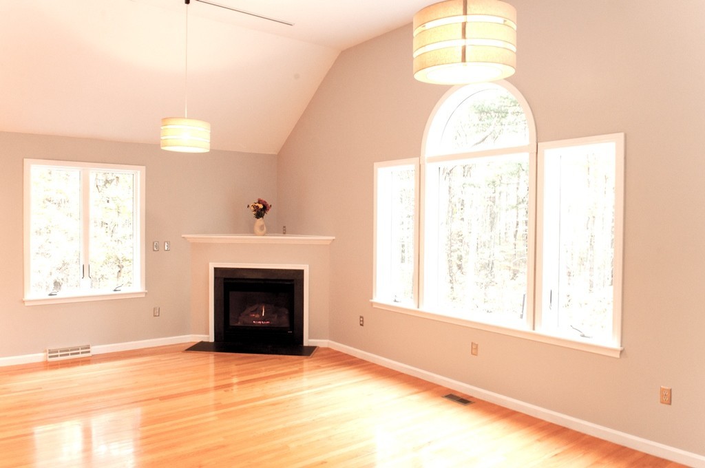 1 Hannan Ridge Road Haverhill, MA 01832 - Photo 8 of 30 Gallery Image 8