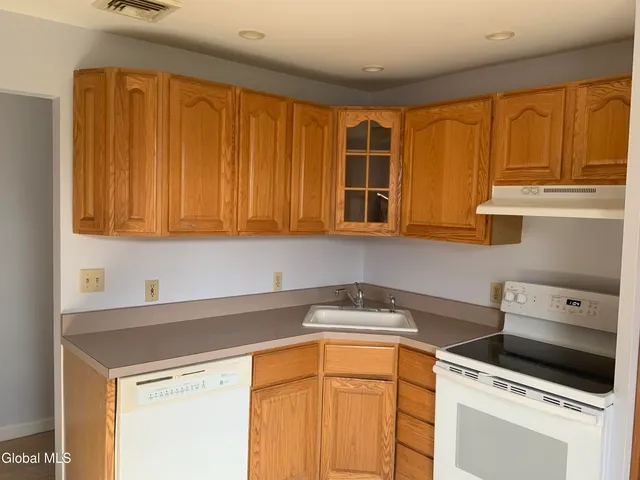 $17,400 | 160 Jackson Street, Unit 2, Saratoga Springs, NY 12866