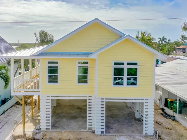 $1,349,000 | 542 Coconut Avenue, Goodland, FL 34140