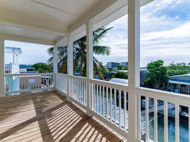 $1,349,000 | 542 Coconut Avenue, Goodland, FL 34140