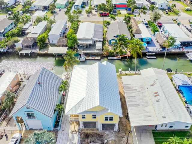 $1,349,000 | 542 Coconut Avenue, Goodland, FL 34140