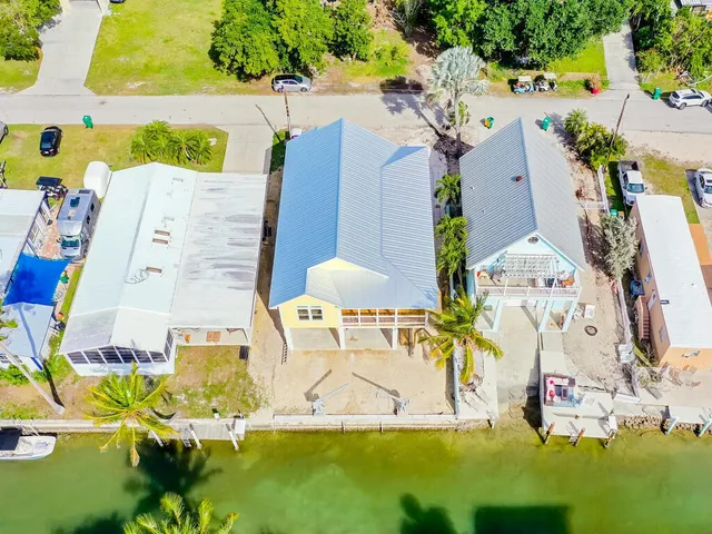 $1,349,000 | 542 Coconut Avenue, Goodland, FL 34140