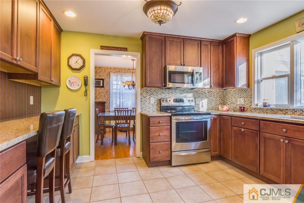 24 Oak Hills Road Edison, NJ 08820 - Photo 12 of 25 Gallery Image 12
