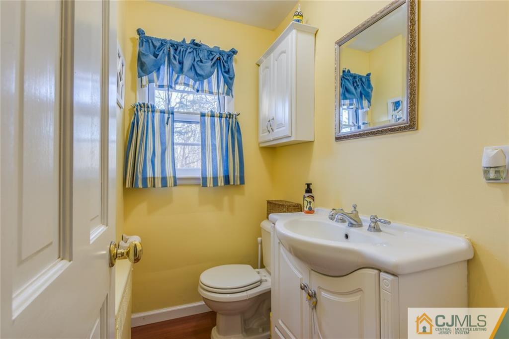 24 Oak Hills Road Edison, NJ 08820 - Photo 13 of 25 Gallery Image 13