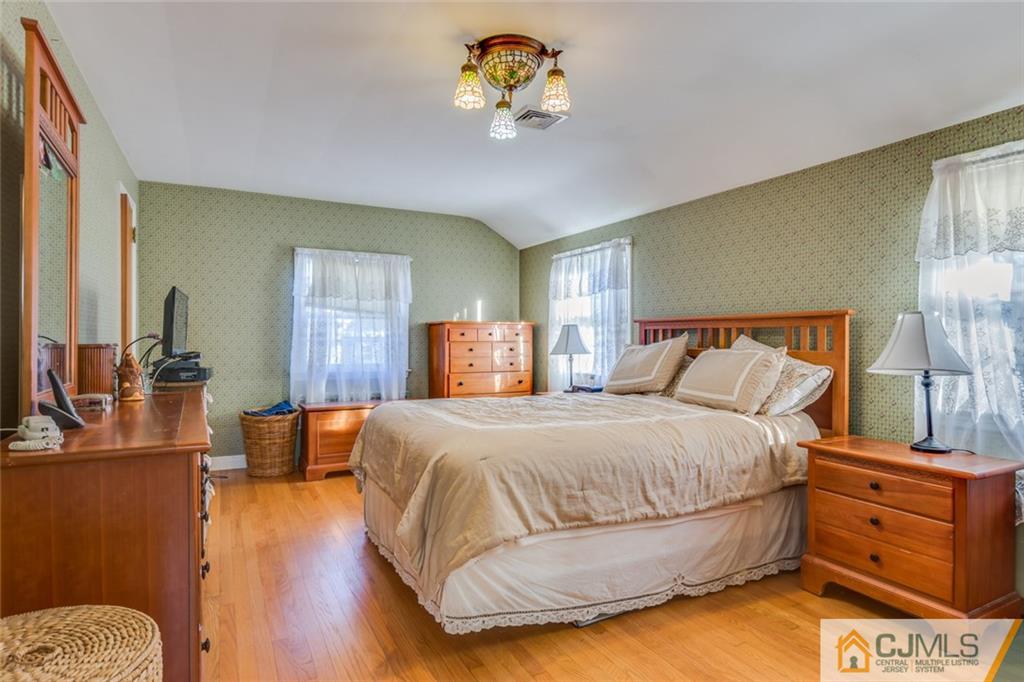 24 Oak Hills Road Edison, NJ 08820 - Photo 14 of 25 Gallery Image 14