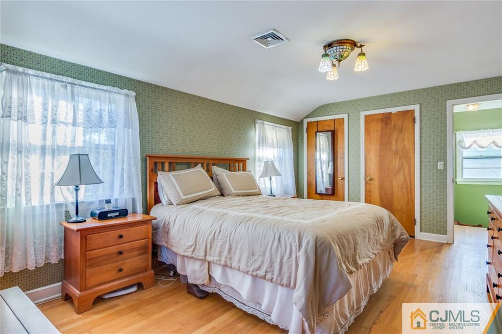 24 Oak Hills Road Edison, NJ 08820 - Photo 15 of 25 Gallery Image 15