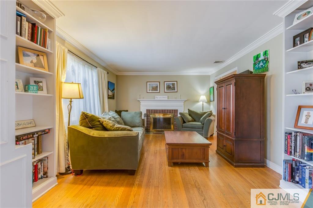 24 Oak Hills Road Edison, NJ 08820 - Photo 6 of 25 Gallery Image 6