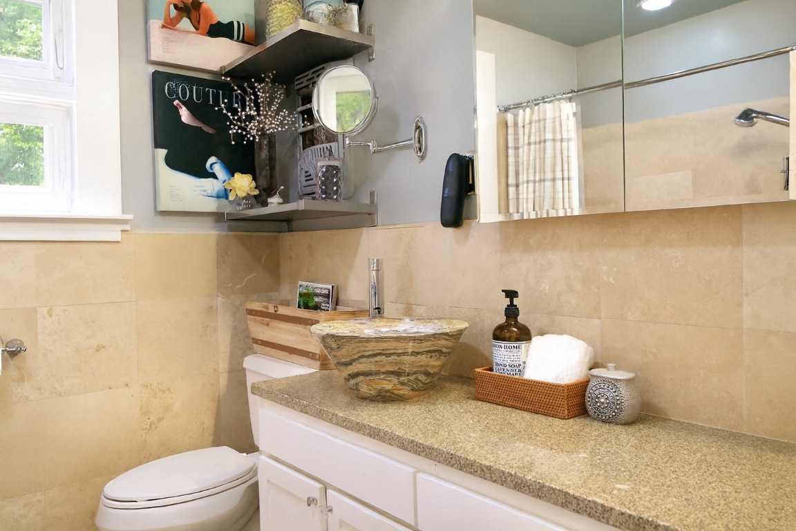 12932 Nutty Brown Road Austin, TX 78737 - Photo 28 of 40 Ranch house bathroom