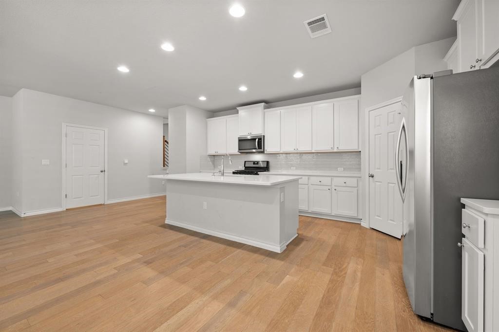 5107 Lemon Tree Path, Unit 127 Austin, TX 78723 - Photo 8 of 40 Gallery Image 8