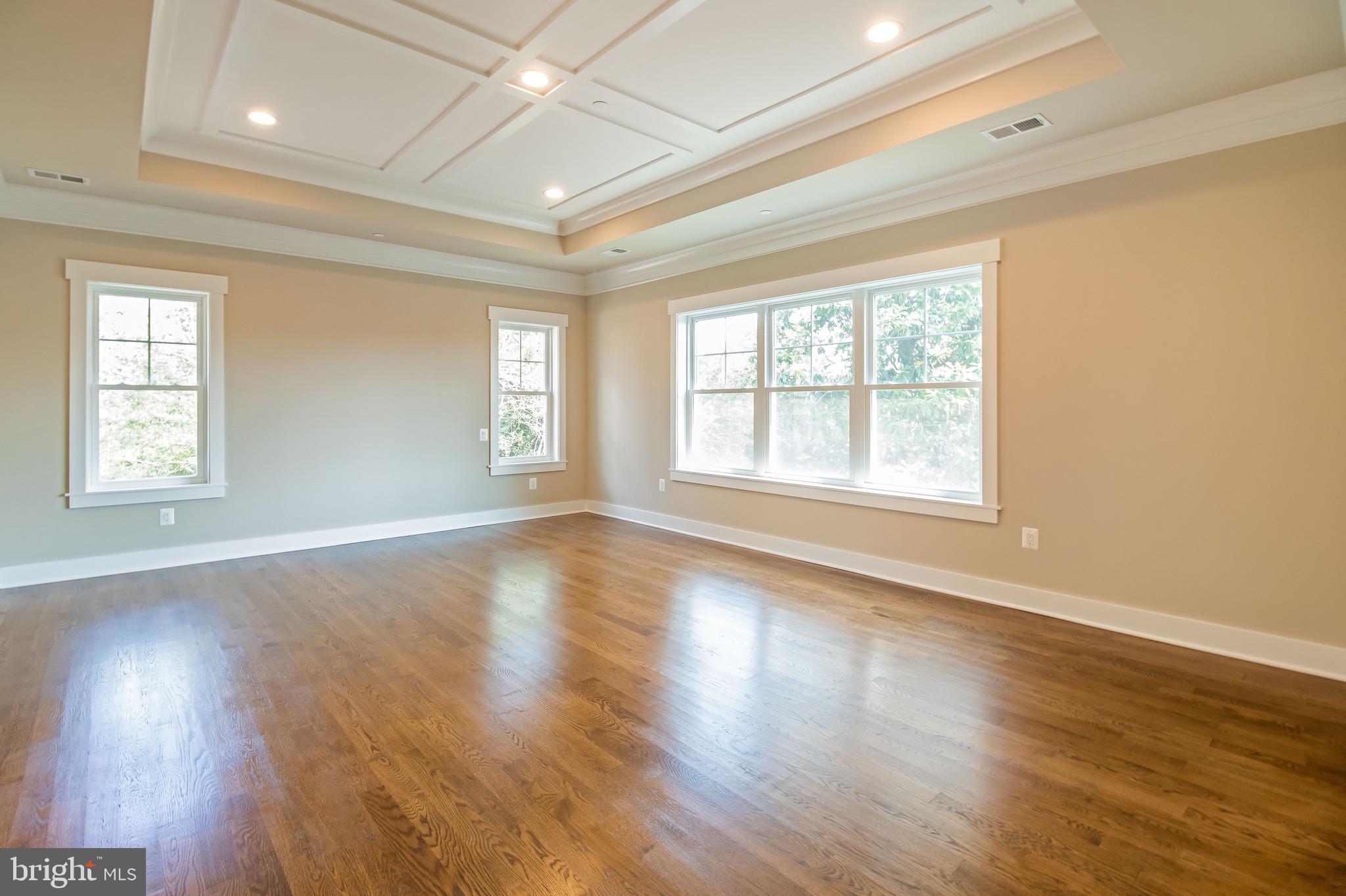 6204 Greentree Road Bethesda, MD 20817 - Photo 19 of 36