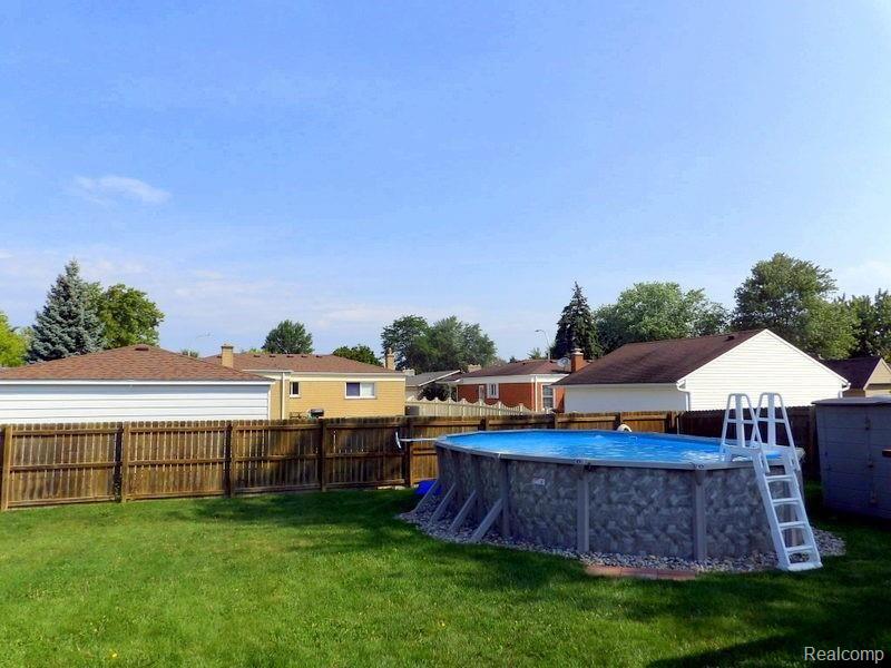22226 Derby Road Woodhaven, MI 48183 - Photo 5 of 41