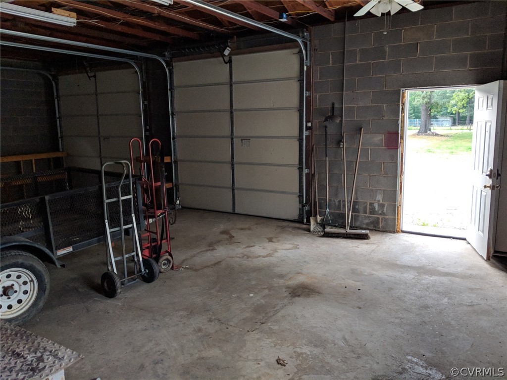 8523 Peaks Road Hanover, VA 23069 - Photo 5 of 35 a view of a room with gym equipment