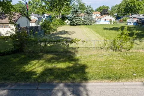 $20,000 | 1414 North Pleasant Drive, Round Lake Beach, IL 60073