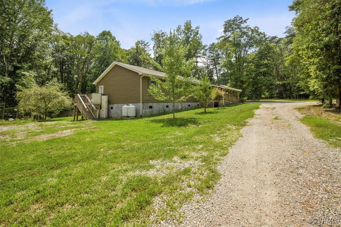 2705 Three Bridge Road Powhatan, VA 23139 - Photo 11 of 34 Gallery Image 11