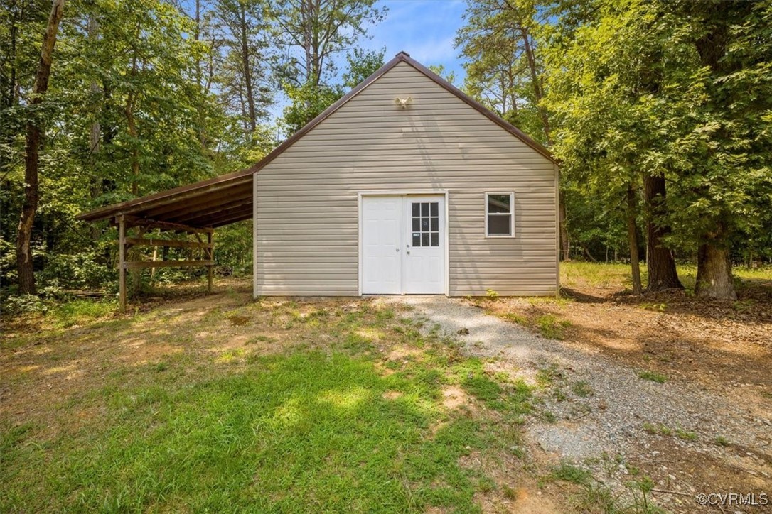 2705 Three Bridge Road Powhatan, VA 23139 - Photo 8 of 34 Gallery Image 8