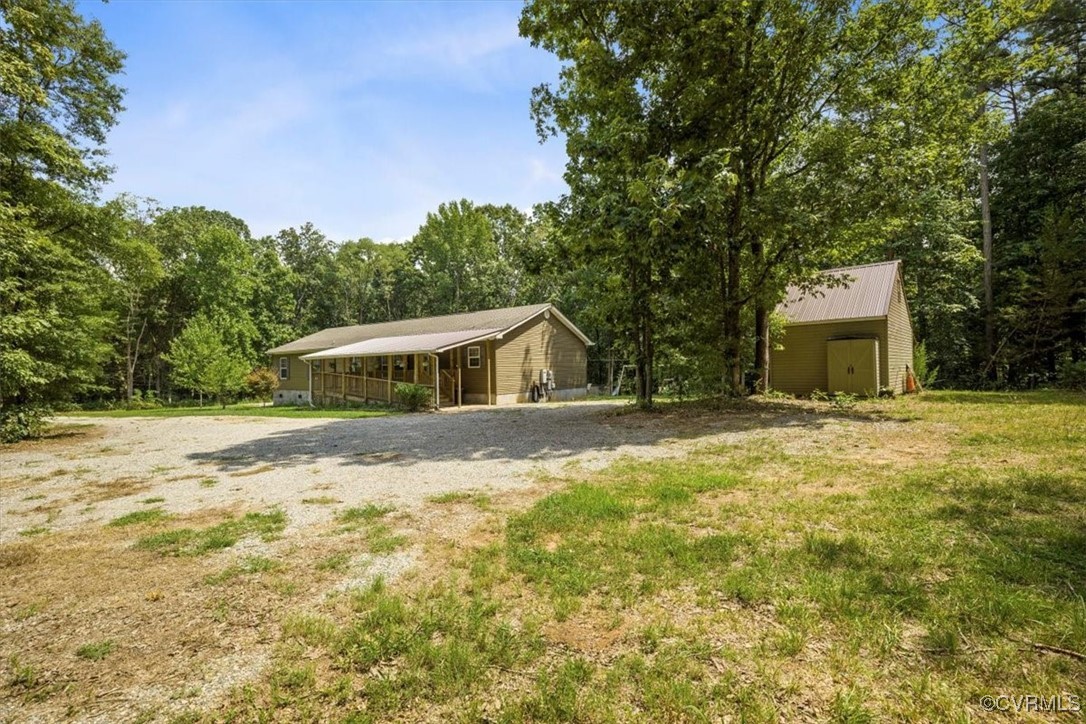2705 Three Bridge Road Powhatan, VA 23139 - Photo 10 of 34 Gallery Image 10