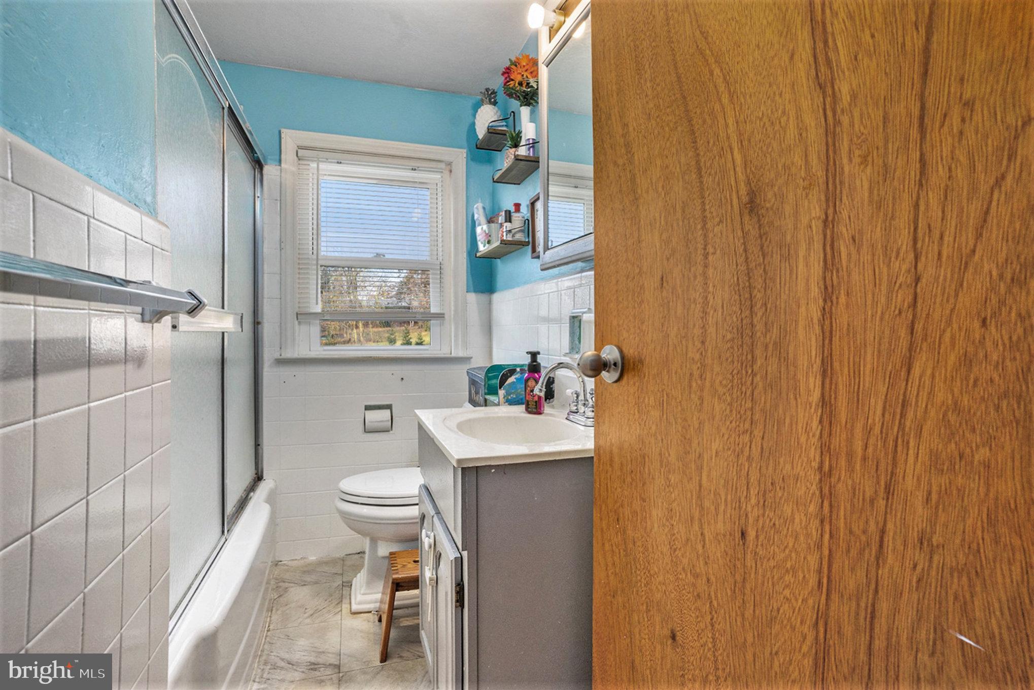 19 Church Road Norristown, PA 19403 - Photo 21 of 27 Full Bath